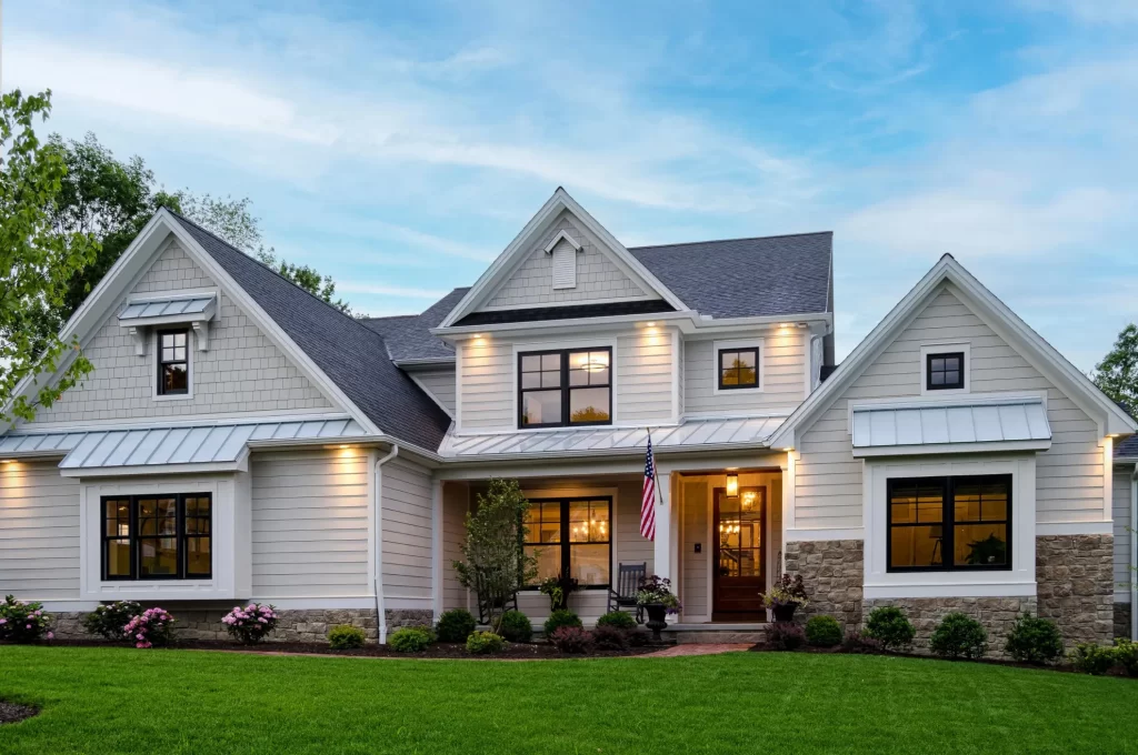traditional-home-hardie-plank-hardie-shingle-hardie-trim-cobble-stone-arctic-white